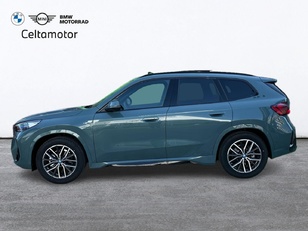Fotos de BMW iX1 eDrive20 color Verde. Año 2025. 150KW(204CV). Eléctrico. En concesionario Celtamotor Vigo de Pontevedra