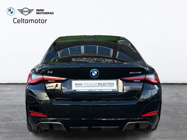 BMW i4 eDrive40 color Negro. Año 2025. 250KW(340CV). Eléctrico. En concesionario Celtamotor Vigo de Pontevedra