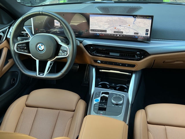 BMW i4 eDrive40 color Negro. Año 2025. 250KW(340CV). Eléctrico. En concesionario Celtamotor Vigo de Pontevedra