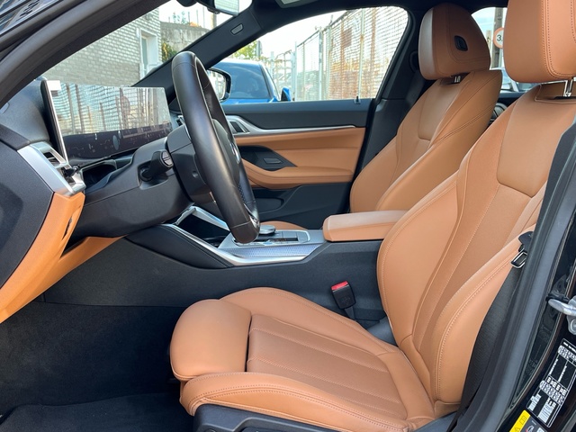 BMW i4 eDrive40 color Negro. Año 2025. 250KW(340CV). Eléctrico. En concesionario Celtamotor Vigo de Pontevedra