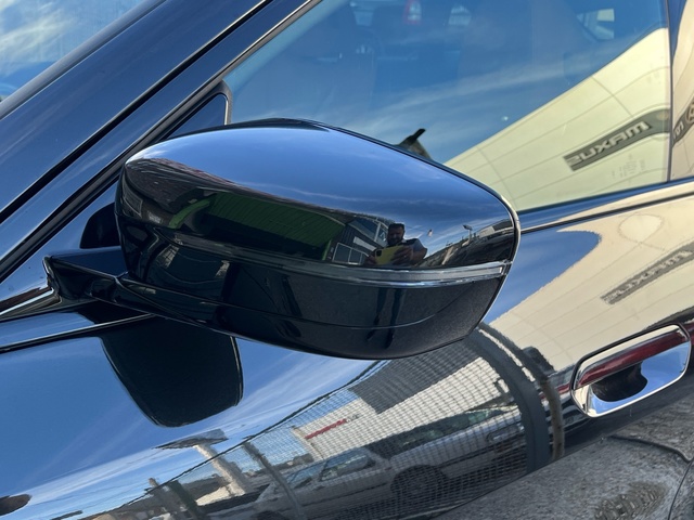 BMW i4 eDrive40 color Negro. Año 2025. 250KW(340CV). Eléctrico. En concesionario Celtamotor Vigo de Pontevedra
