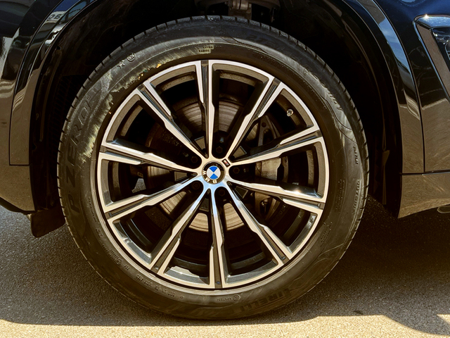 BMW X5 xDrive30d color Negro. Año 2024. 219KW(298CV). Diésel. En concesionario CARTAGENA PREMIUM S.L. de Murcia