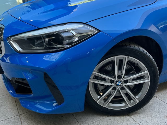 BMW Serie 1 118d color Azul. Año 2021. 110KW(150CV). Diésel. En concesionario Murcia Premium S.L. AV DEL ROCIO de Murcia