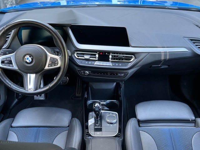 BMW Serie 1 118d color Azul. Año 2021. 110KW(150CV). Diésel. En concesionario Murcia Premium S.L. AV DEL ROCIO de Murcia