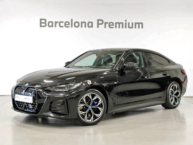 BMW i4 eDrive40 color Negro. Año 2023. 250KW(340CV). Eléctrico. En concesionario Barcelona Premium -- GRAN VIA de Barcelona