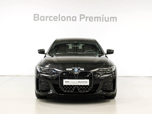 BMW i4 eDrive40 color Negro. Año 2023. 250KW(340CV). Eléctrico. En concesionario Barcelona Premium -- GRAN VIA de Barcelona