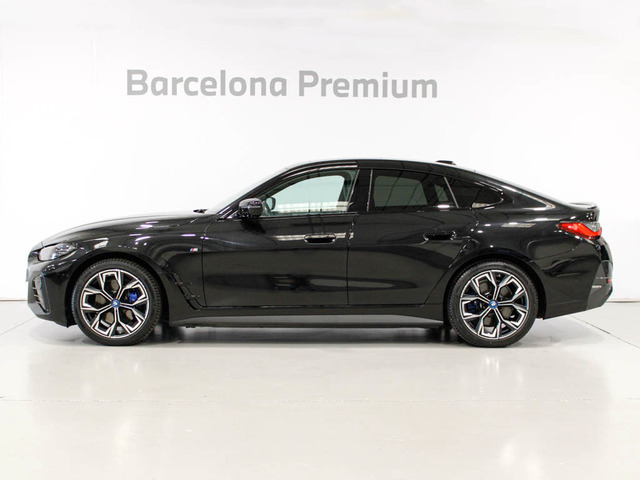 BMW i4 eDrive40 color Negro. Año 2023. 250KW(340CV). Eléctrico. En concesionario Barcelona Premium -- GRAN VIA de Barcelona