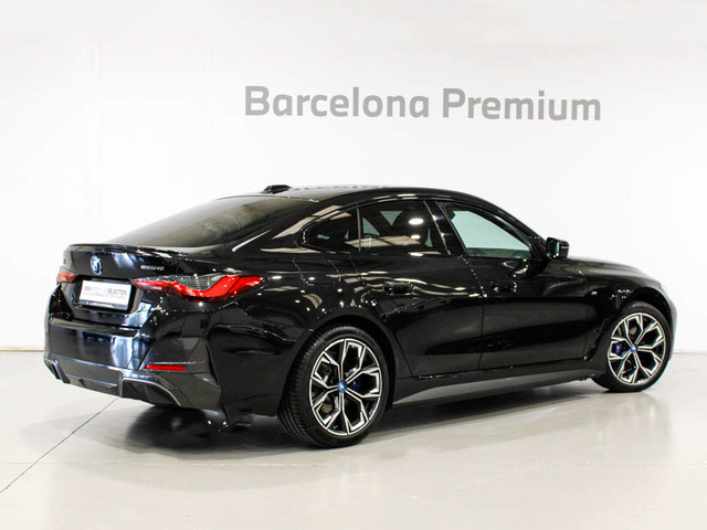 BMW i4 eDrive40 color Negro. Año 2023. 250KW(340CV). Eléctrico. En concesionario Barcelona Premium -- GRAN VIA de Barcelona