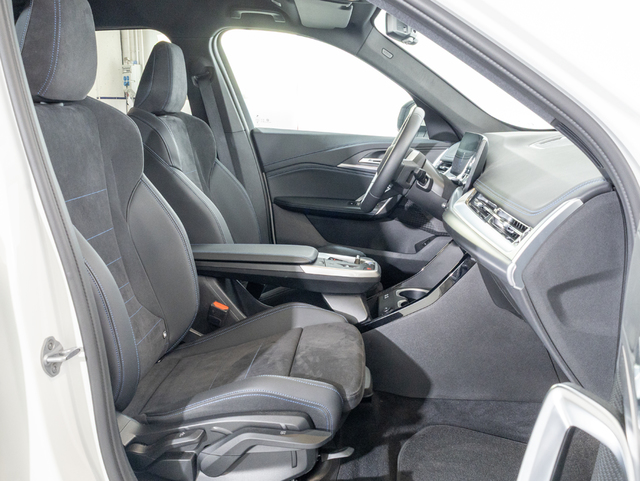 BMW iX1 xDrive30 color Blanco. Año 2025. 230KW(313CV). Eléctrico. En concesionario Oliva Motor Girona de Girona