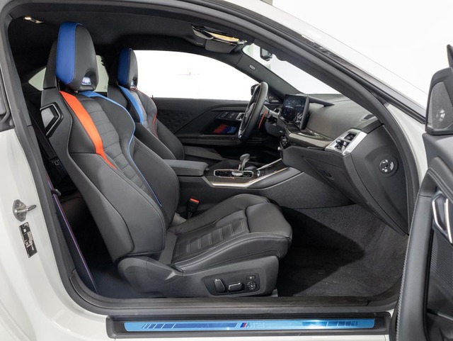 BMW M M2 Coupe color Blanco. Año 2025. 353KW(480CV). Gasolina. En concesionario Oliva Motor Girona de Girona