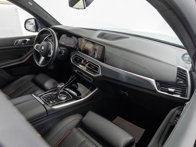 BMW X5 xDrive40d color Negro. Año 2023. 250KW(340CV). Diésel. En concesionario Oliva Motor Girona de Girona