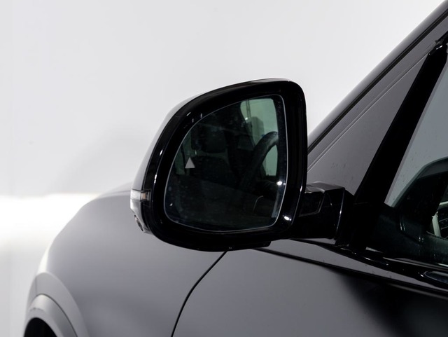 BMW X5 xDrive40d color Negro. Año 2023. 250KW(340CV). Diésel. En concesionario Oliva Motor Girona de Girona
