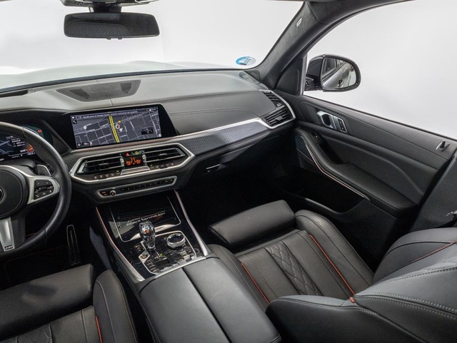 BMW X5 xDrive40d color Negro. Año 2023. 250KW(340CV). Diésel. En concesionario Oliva Motor Girona de Girona