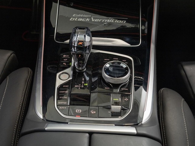 BMW X5 xDrive40d color Negro. Año 2023. 250KW(340CV). Diésel. En concesionario Oliva Motor Girona de Girona