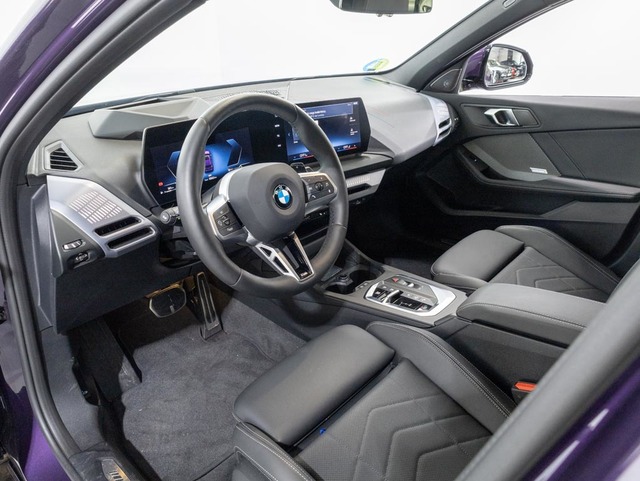 BMW Serie 1 120d color Violeta. Año 2024. 120KW(163CV). Diésel. En concesionario Oliva Motor Girona de Girona