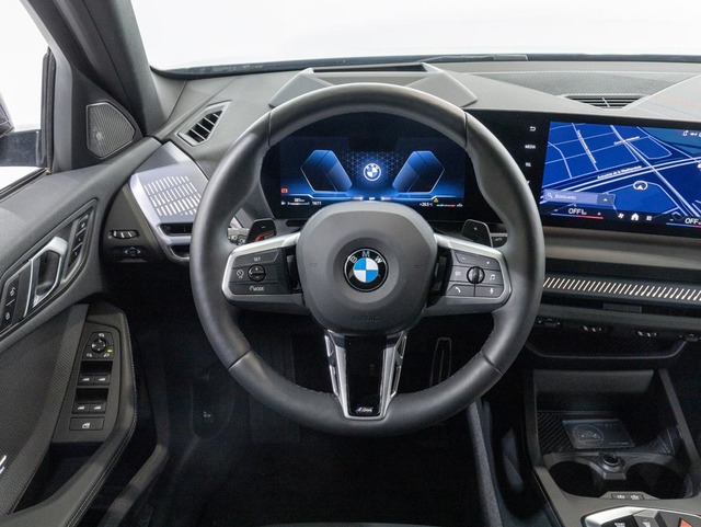 BMW Serie 1 120d color Violeta. Año 2024. 120KW(163CV). Diésel. En concesionario Oliva Motor Girona de Girona
