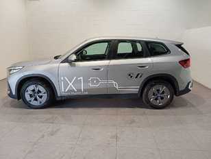 Fotos de BMW iX1 eDrive20 color Gris Plata. Año 2024. 150KW(204CV). Eléctrico. En concesionario Motor Munich Cadi - Manresa - VO de Barcelona