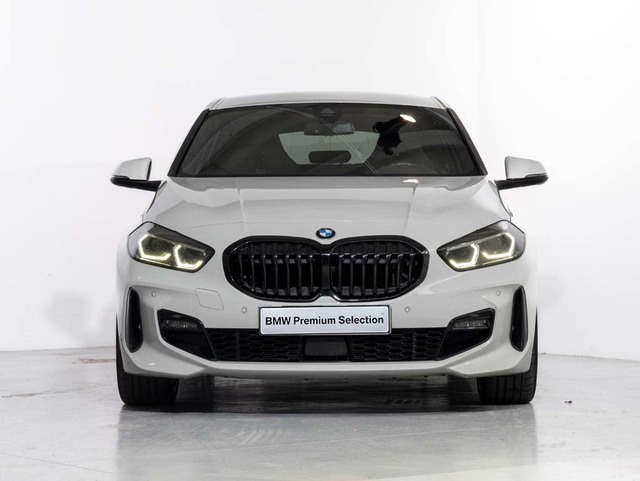 BMW Serie 1 118d color Blanco. Año 2021. 110KW(150CV). Diésel. En concesionario Oliva Motor Girona de Girona