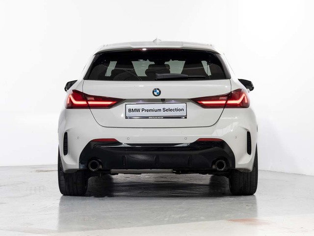 BMW Serie 1 118d color Blanco. Año 2021. 110KW(150CV). Diésel. En concesionario Oliva Motor Girona de Girona