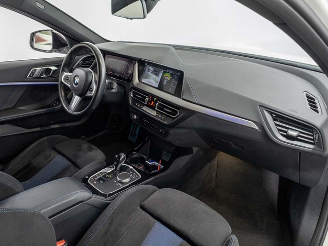 BMW Serie 1 118d color Blanco. Año 2021. 110KW(150CV). Diésel. En concesionario Oliva Motor Girona de Girona