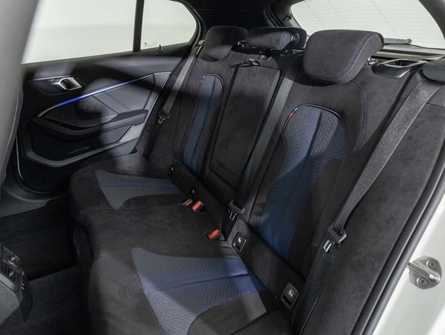 BMW Serie 1 118d color Blanco. Año 2021. 110KW(150CV). Diésel. En concesionario Oliva Motor Girona de Girona