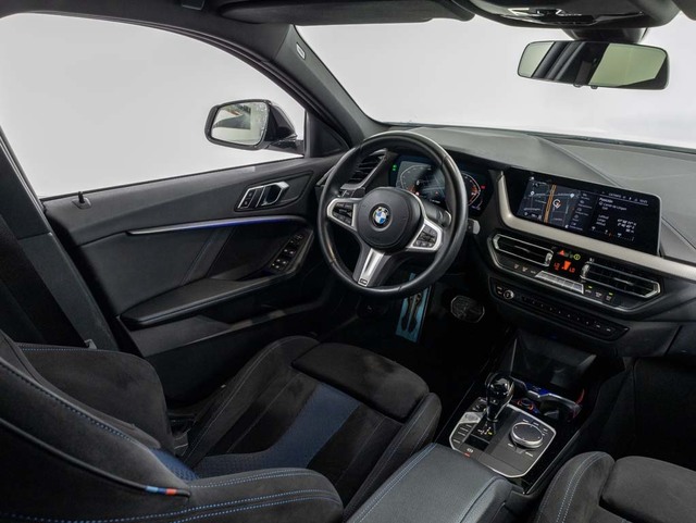 BMW Serie 1 118d color Blanco. Año 2021. 110KW(150CV). Diésel. En concesionario Oliva Motor Girona de Girona