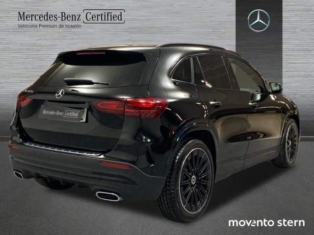 Mercedes-Benz GLA 200 D - 2