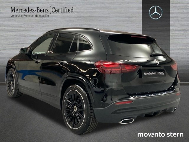 Mercedes-Benz GLA 200 D - 4
