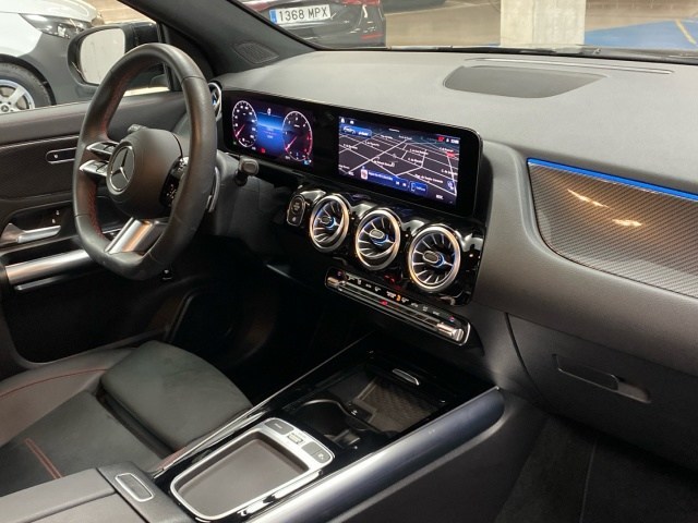 Mercedes-Benz GLA 200 D - 10