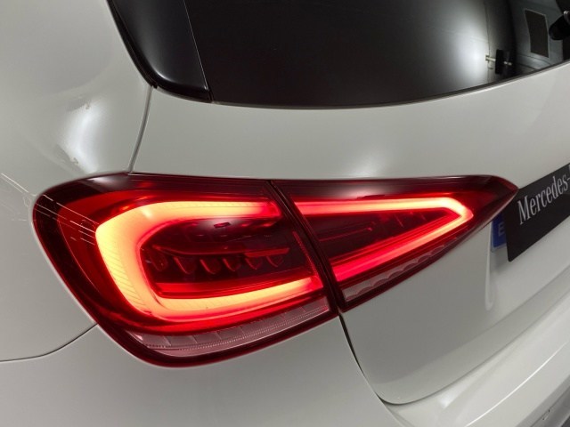 Mercedes-Benz Clase A 200 d - 18