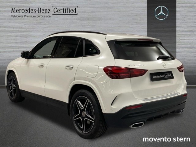 Mercedes-Benz GLA 200 D - 4