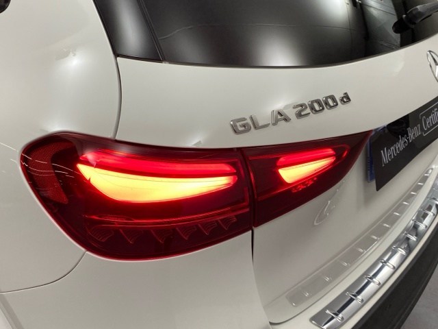 Mercedes-Benz GLA 200 D - 18