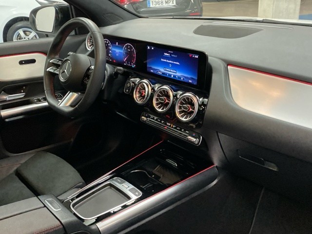 Mercedes-Benz GLA 200 D - 10