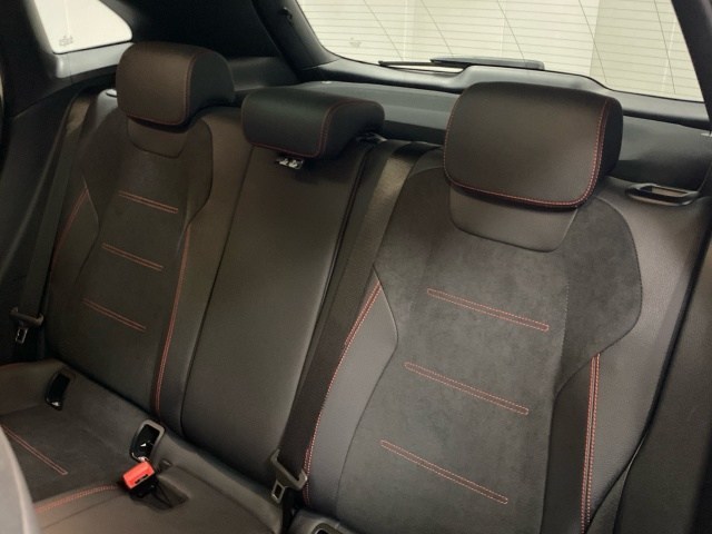 Mercedes-Benz GLA 200 D - 11
