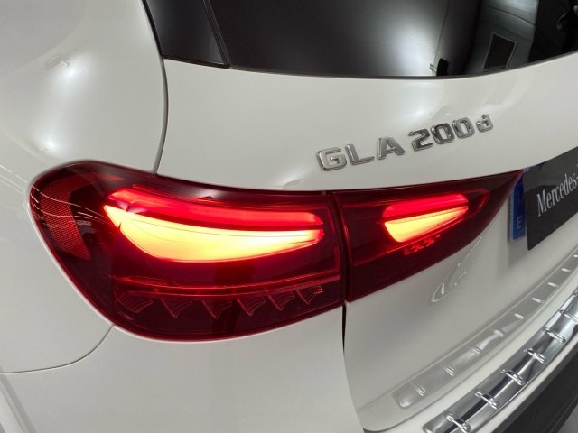 Mercedes-Benz GLA 200 D - 18