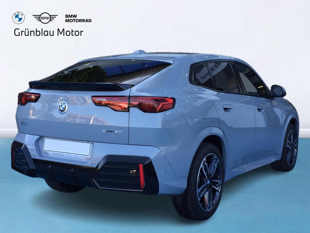 BMW X2 sDrive20i color Gris. Año 2025. 125KW(170CV). Gasolina. En concesionario Grünblau Motor (Bmw y Mini) de Cantabria