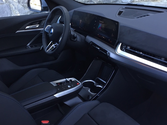 BMW X2 sDrive20i color Gris. Año 2025. 125KW(170CV). Gasolina. En concesionario Grünblau Motor (Bmw y Mini) de Cantabria
