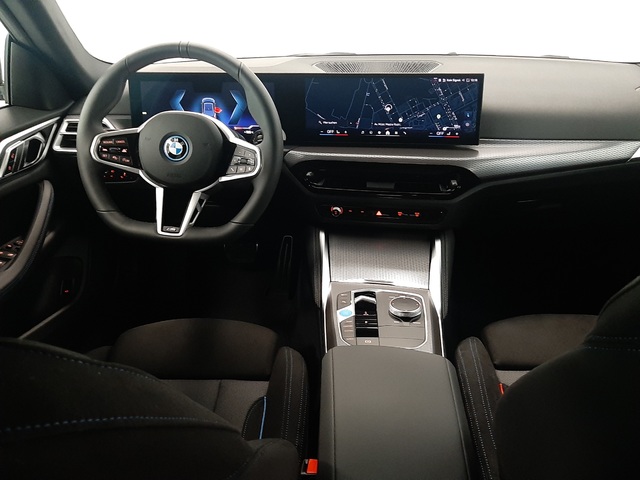 BMW i4 eDrive35 color Negro. Año 2025. 210KW(286CV). Eléctrico. En concesionario Automoviles Bertolin, S.L. de Valencia