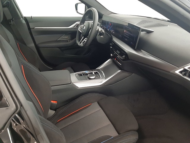 BMW i4 eDrive35 color Negro. Año 2025. 210KW(286CV). Eléctrico. En concesionario Automoviles Bertolin, S.L. de Valencia