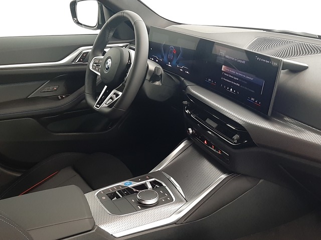 BMW i4 eDrive35 color Negro. Año 2025. 210KW(286CV). Eléctrico. En concesionario Automoviles Bertolin, S.L. de Valencia
