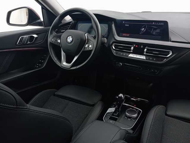BMW Serie 2 220i Gran Coupe color Rojo. Año 2021. 131KW(178CV). Gasolina. En concesionario Augusta Aragon S.A. de Zaragoza