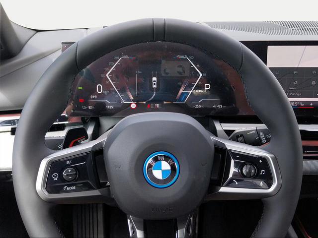 BMW i5 eDrive40 Touring color Blanco. Año 2025. 250KW(340CV). Eléctrico. En concesionario San Rafael Motor, S.L. de Córdoba
