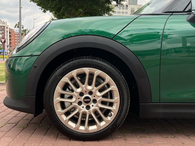 fotoG 15 del MINI MINI 3 Puertas Cooper C 115 kW (156 CV) 156cv Gasolina del 2025 en Murcia