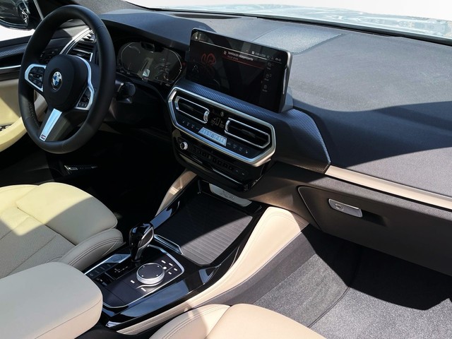 BMW X4 xDrive20d color Gris. Año 2025. 140KW(190CV). Diésel. En concesionario MURCIA PREMIUM S.L. JUAN CARLOS I de Murcia