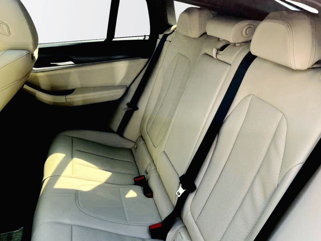 BMW X4 xDrive20d color Gris. Año 2025. 140KW(190CV). Diésel. En concesionario MURCIA PREMIUM S.L. JUAN CARLOS I de Murcia