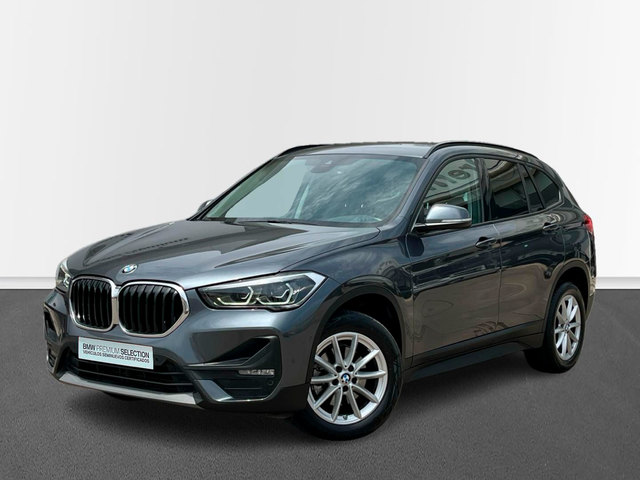 BMW X1 sDrive18d color Gris. Año 2022. 110KW(150CV). Diésel. En concesionario CARTAGENA PREMIUM S.L. de Murcia
