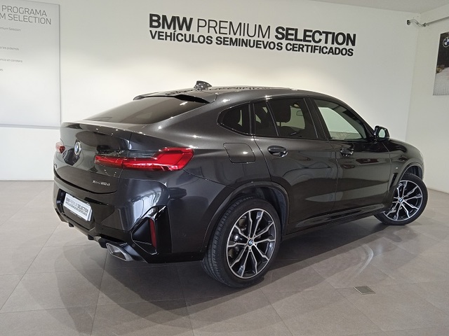 BMW X4 xDrive20d color Gris. Año 2024. 140KW(190CV). Diésel. En concesionario ALBAMOCION CIUDAD REAL  de Ciudad Real
