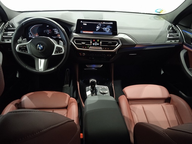BMW X4 xDrive20d color Gris. Año 2024. 140KW(190CV). Diésel. En concesionario ALBAMOCION CIUDAD REAL  de Ciudad Real