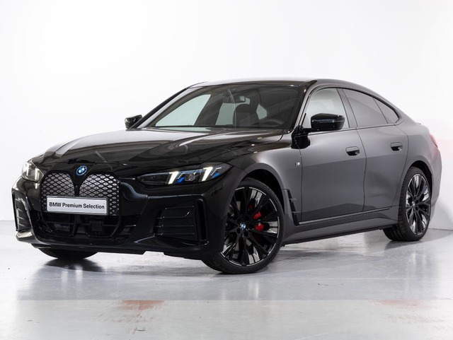 BMW i4 eDrive40 color Negro. Año 2025. 250KW(340CV). Eléctrico. En concesionario Oliva Motor Girona de Girona