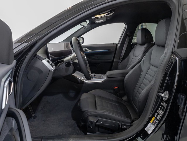 BMW i4 eDrive40 color Negro. Año 2025. 250KW(340CV). Eléctrico. En concesionario Oliva Motor Girona de Girona